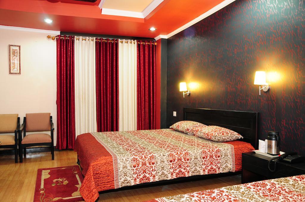 Hotel Sunita Almora Ruang foto